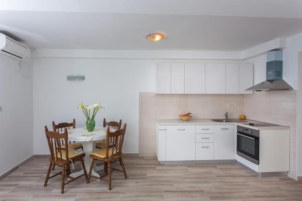 Apartments Anka ตริสเตโน ภายนอก รูปภาพ