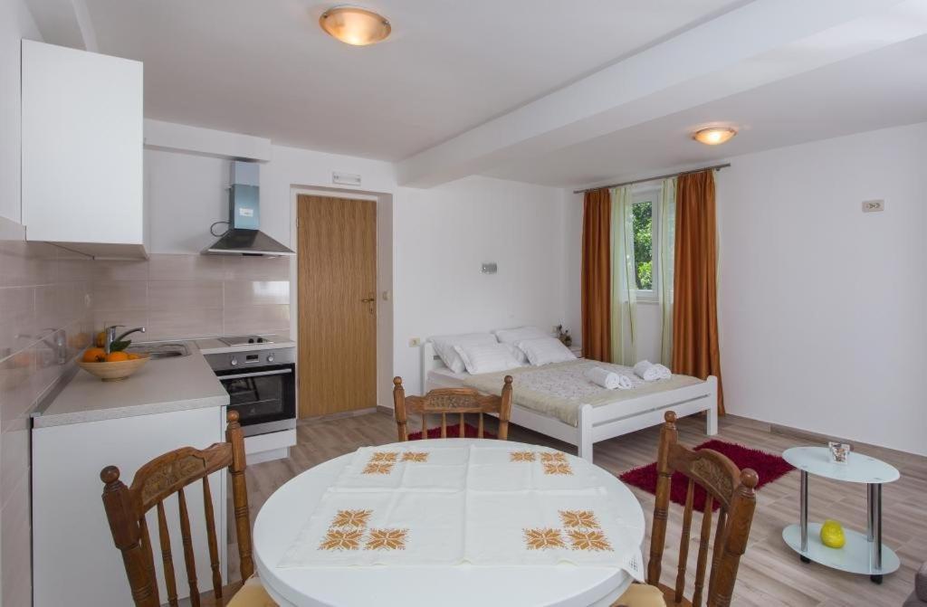 Apartments Anka ตริสเตโน ภายนอก รูปภาพ